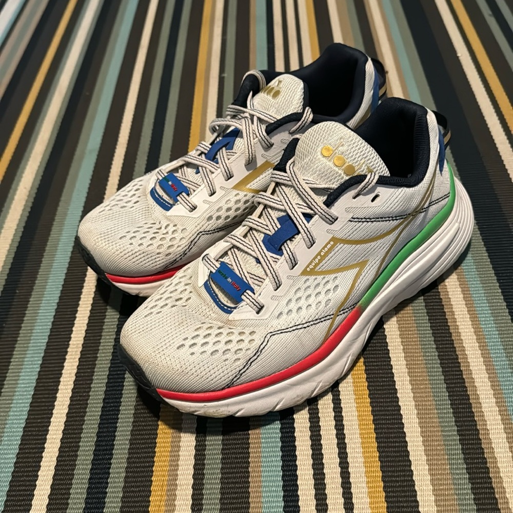Diadora Atomo running shoe